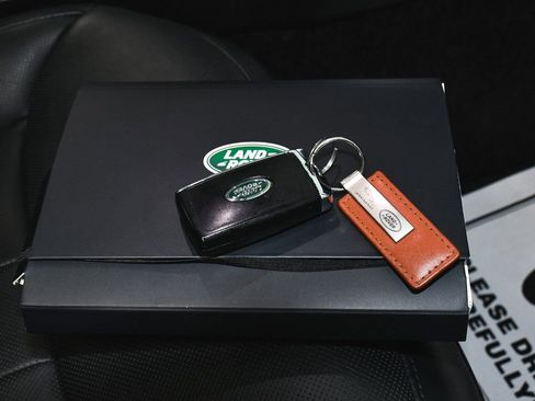 Used 2024 Land Rover Range Rover SE image 61