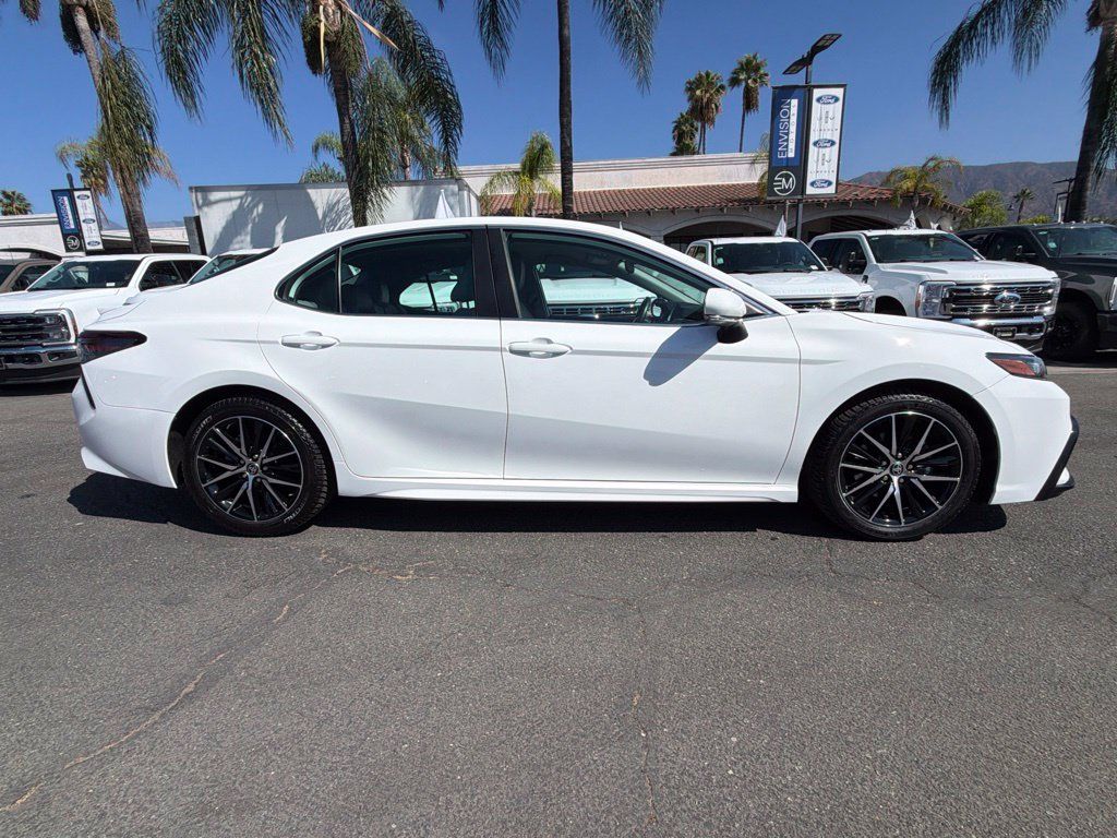 Used 2024 Toyota Camry SE AWD/4WD image 14