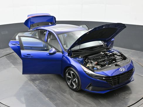 Used 2023 Hyundai Elantra Limited image 46