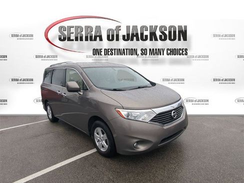 Used 2014 Nissan Quest SV image 2