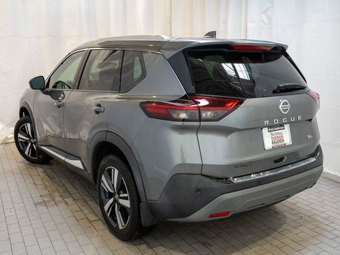 Used 2021 Nissan Rogue SL w/ Premium Package image 3