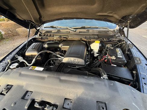 Used 2018 RAM 1500 Classic SLT image 19