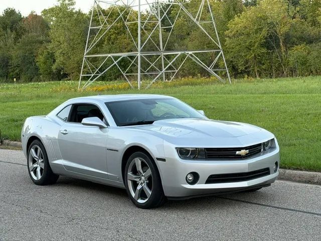 Used 2010 Chevrolet Camaro LT w/ RS Package RWD image 2
