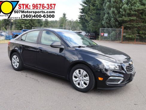 Used 2015 Chevrolet Cruze LS FWD image 13
