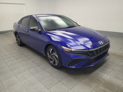 Used 2025 Hyundai Elantra Sport FWD image 13