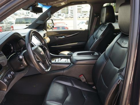 Used 2017 Cadillac Escalade Platinum AWD/4WD image 15