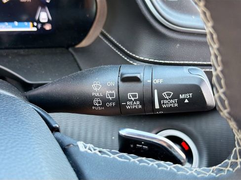 Used 2024 Jeep Grand Cherokee L Laredo RWD image 21