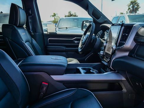 New 2026 RAM 1500 Laramie AWD/4WD image 16
