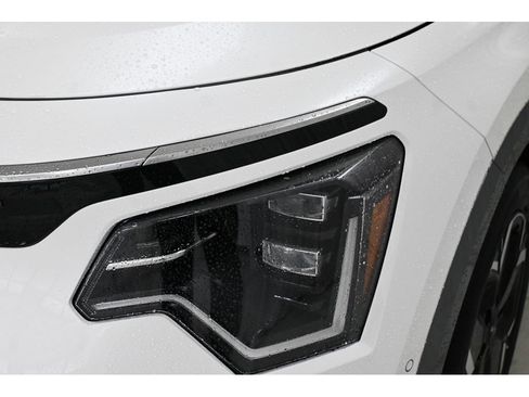 New 2026 Kia Niro Wave w/ Wave Preserve Package FWD image 9