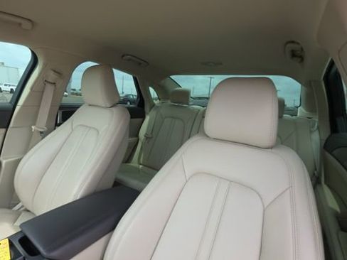 Used 2020 Lincoln MKZ w/ Convenience Package image 14