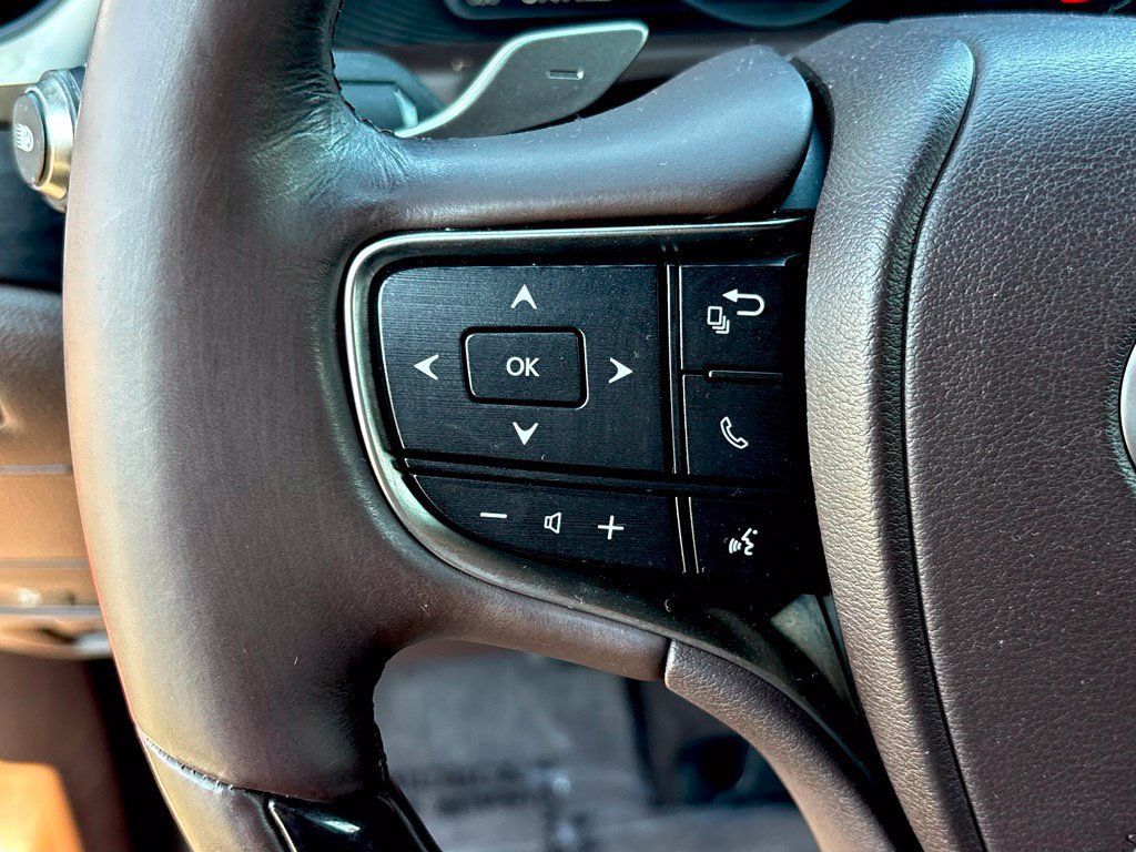 Used 2019 Lexus ES 300h w/ Accessory Package 2 FWD image 21