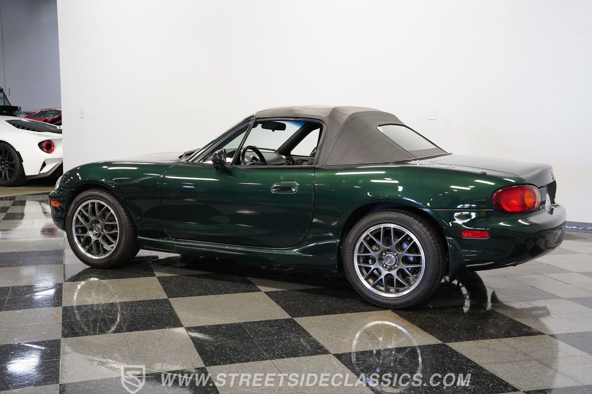 Used 1999 MAZDA MX-5 Miata RWD image 9
