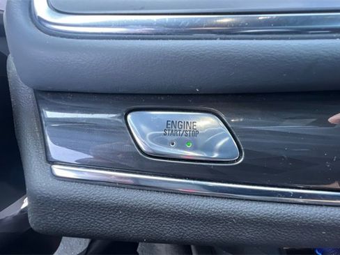 Used 2024 Buick Enclave Premium image 32