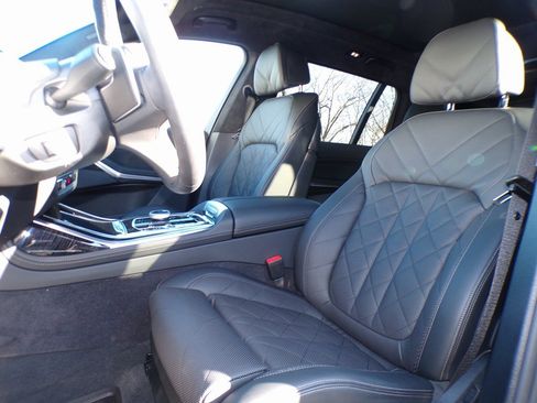 Certified 2026 BMW X7 xDrive40i w/ Executive Package image 5