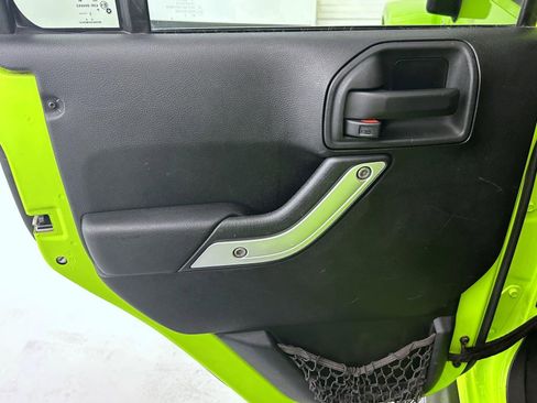 Used 2013 Jeep Wrangler Unlimited Sahara w/ Dual Top Group image 20