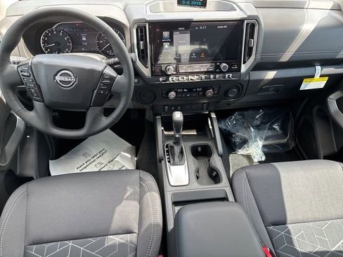 New 2025 Nissan Frontier SV w/ SV Convenience Package image 12