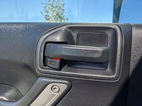 Used 2015 Jeep Wrangler Sport image 35