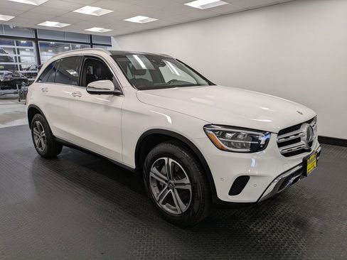 Used 2021 Mercedes-Benz GLC 300 4MATIC image 3