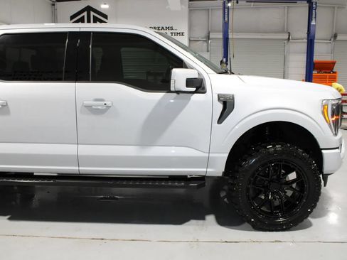 Used 2022 Ford F150 Lariat w/ Equipment Group 502A High AWD/4WD image 9