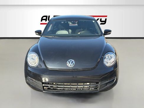 Used 2019 Volkswagen Beetle 2.0T SE FWD image 2