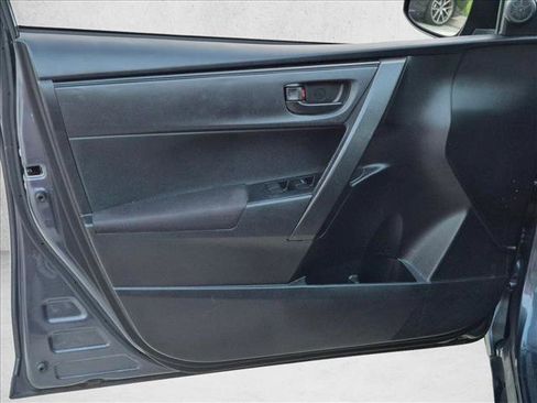 Used 2017 Toyota Corolla L FWD image 9