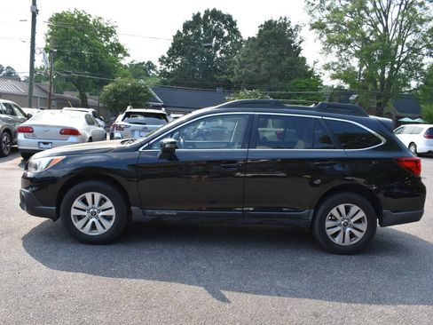 Used 2015 Subaru Outback 2.5i Premium AWD/4WD image 3