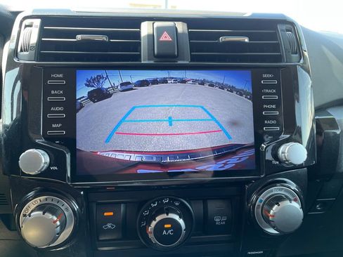 Used 2018 Toyota 4Runner TRD Off-Road image 17