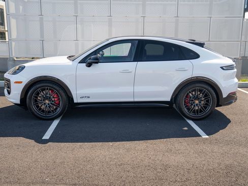 New 2026 Porsche Cayenne GTS AWD/4WD image 2