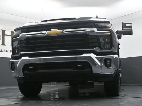 Used 2024 Chevrolet Silverado 2500 LT w/ Convenience Package AWD/4WD image 4
