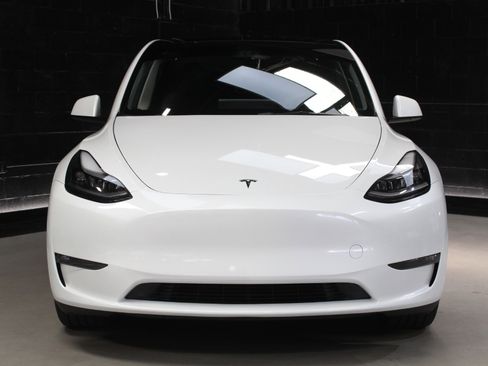 Used 2023 Tesla Model Y Long Range AWD/4WD image 5