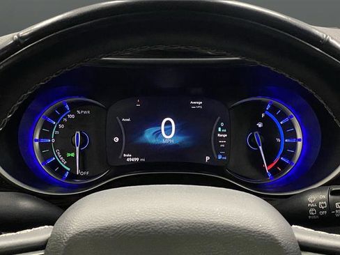 Used 2022 Chrysler Pacifica Limited FWD image 19