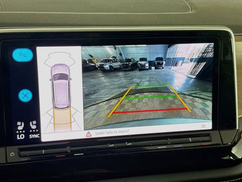 Used 2026 Volkswagen Atlas SE FWD image 19