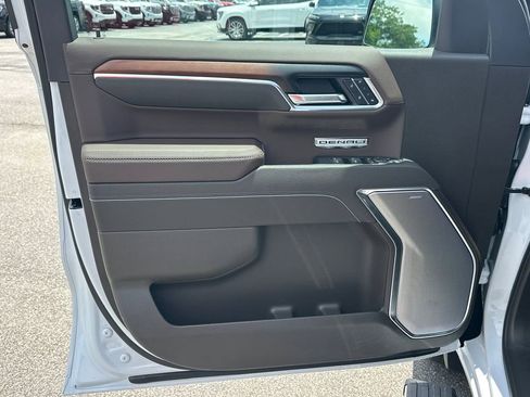 New 2026 GMC Sierra 1500 Denali w/ Denali Reserve Package AWD/4WD image 12