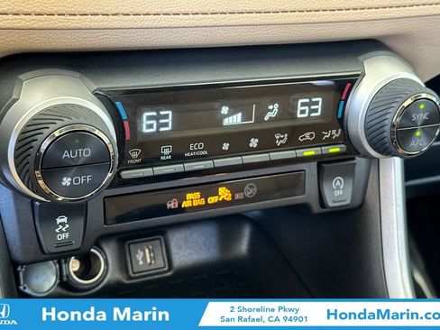 Used 2025 Toyota RAV4 XLE FWD image 24