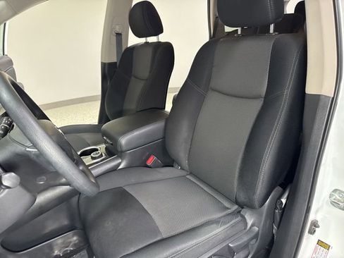 Used 2020 Nissan Pathfinder S AWD/4WD image 13