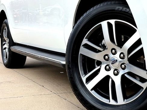 Certified 2022 Ford Expedition Max XLT image 7