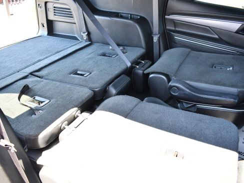 Used 2025 Buick Enclave Sport Touring FWD image 11