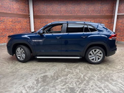 Used 2021 Volkswagen Atlas Cross Sport SE AWD/4WD image 2