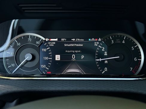 Used 2023 Land Rover Range Rover Evoque R-Dynamic S image 11