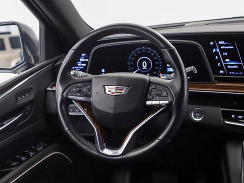 Used 2021 Cadillac Escalade Premium Luxury AWD/4WD image 18