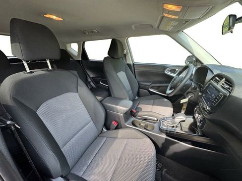 Used 2022 Kia Soul LX w/ Technology Package image 17