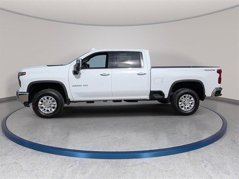Used 2024 Chevrolet Silverado 2500 LTZ image 3