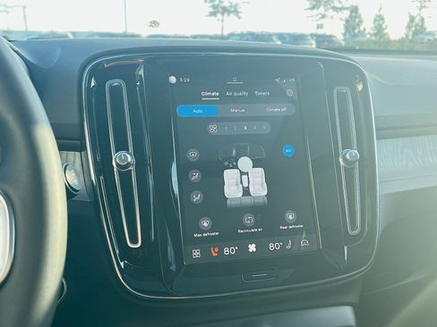 New 2026 Volvo XC40 B5 Plus w/ Protection Package Premier image 21