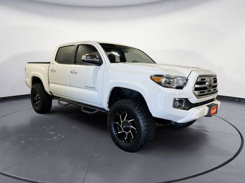 Used 2019 Toyota Tacoma Limited AWD/4WD image 1
