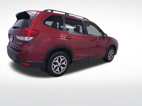 Used 2023 Subaru Forester Premium image 8