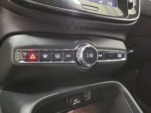 Certified 2021 Volvo XC40 T5 R-Design w/ Advanced Package image 29
