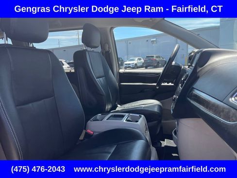 Used 2015 Chrysler Town & Country Touring w/ Driver Convenience Group FWD image 15