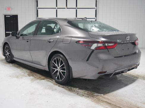 Used 2024 Toyota Camry SE image 7