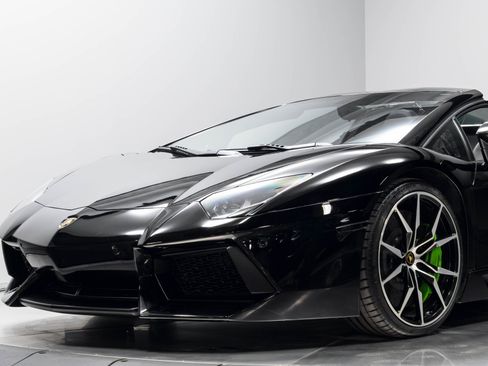 Used 2015 Lamborghini Aventador LP 700-4 AWD/4WD image 4