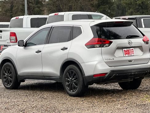 Used 2018 Nissan Rogue S image 7